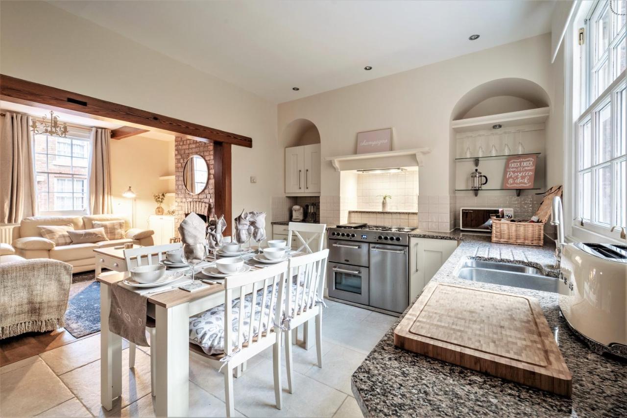 The Cottage In Chester, Sleeps 6 With Free Parking Exterior photo