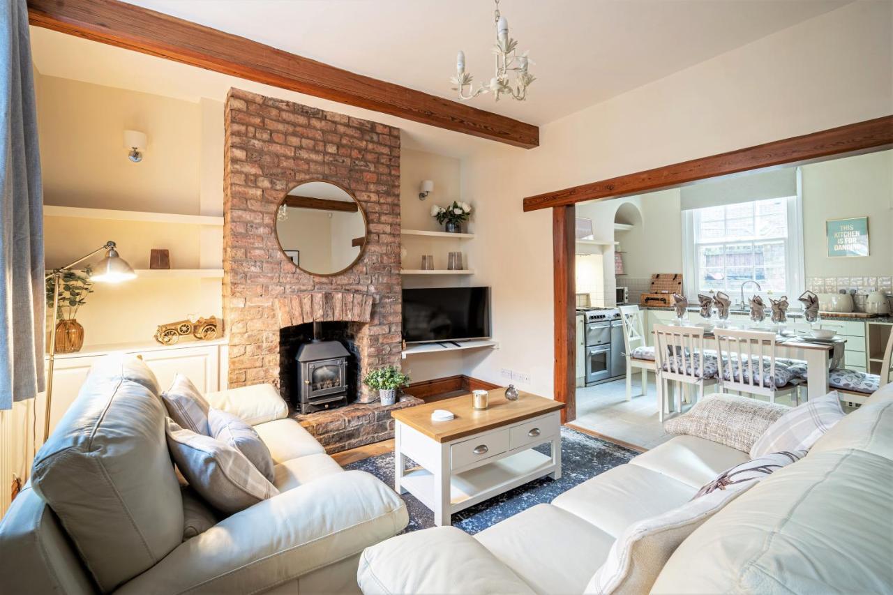 The Cottage In Chester, Sleeps 6 With Free Parking Exterior photo