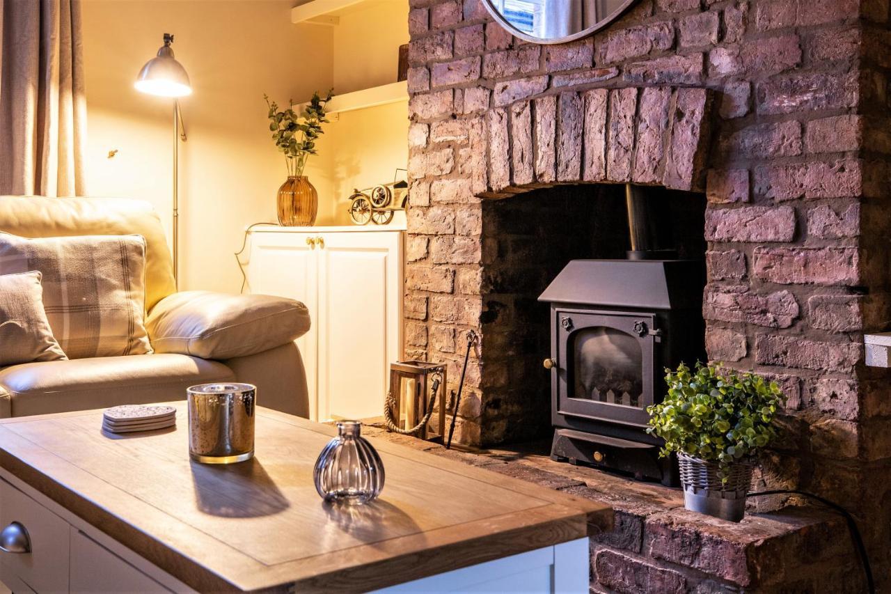 The Cottage In Chester, Sleeps 6 With Free Parking Exterior photo