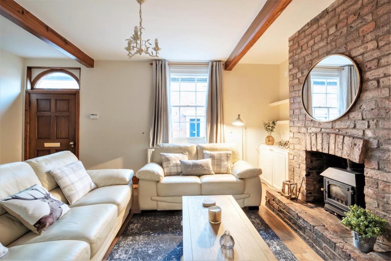 The Cottage In Chester, Sleeps 6 With Free Parking Exterior photo