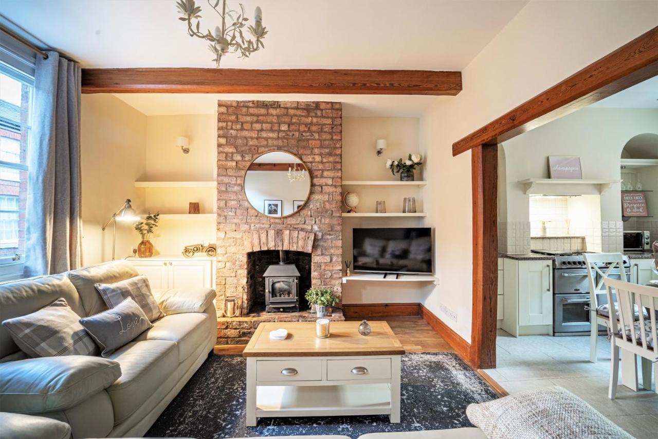 The Cottage In Chester, Sleeps 6 With Free Parking Exterior photo