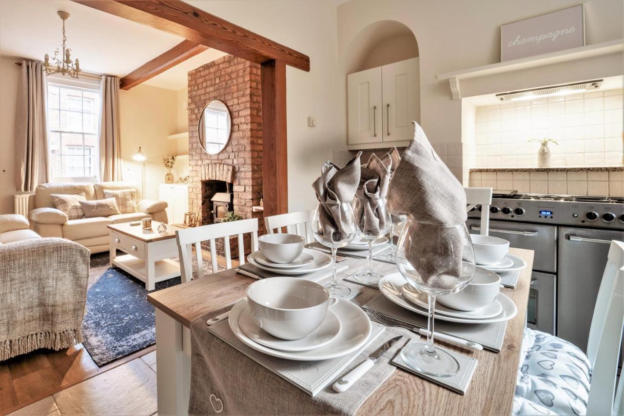 The Cottage In Chester, Sleeps 6 With Free Parking Exterior photo